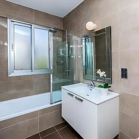 In Chlorakas Sleeps 8 With Pool Air Con And Wifi Villa *