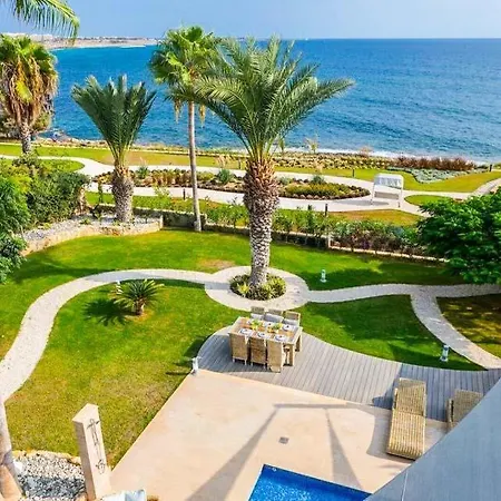 וילה In Chlorakas Sleeps 8 With Pool Air Con And Wifi Klorakas